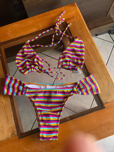 Bikini rayado colorido - miniatura 1