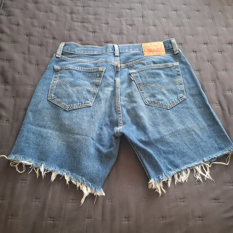 Shorts de mezclilla desgastados - 2