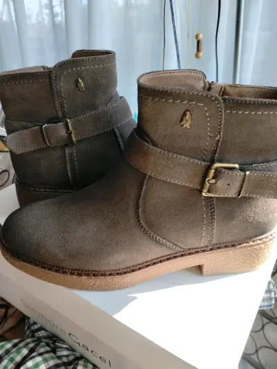 Hush puppies Botines de gamuza marrón - miniatura 1