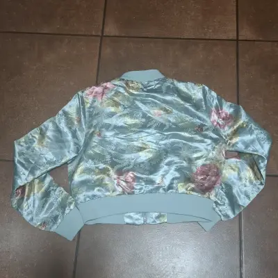 Chaqueta bomber estampada mujer - miniatura 3