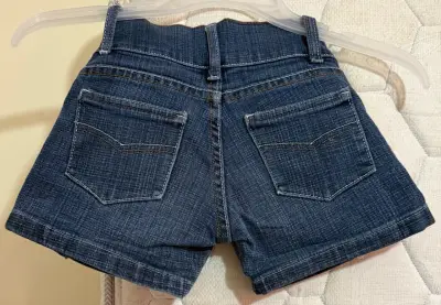 Shorts de mezclilla para niña - miniatura 3