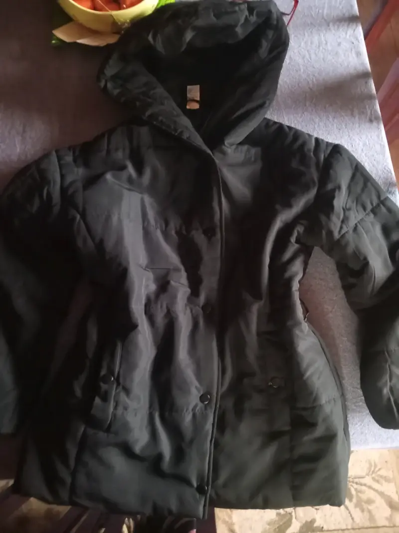 Parka negra con capucha - 3
