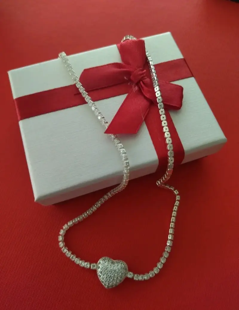 Collar con colgante de corazón
