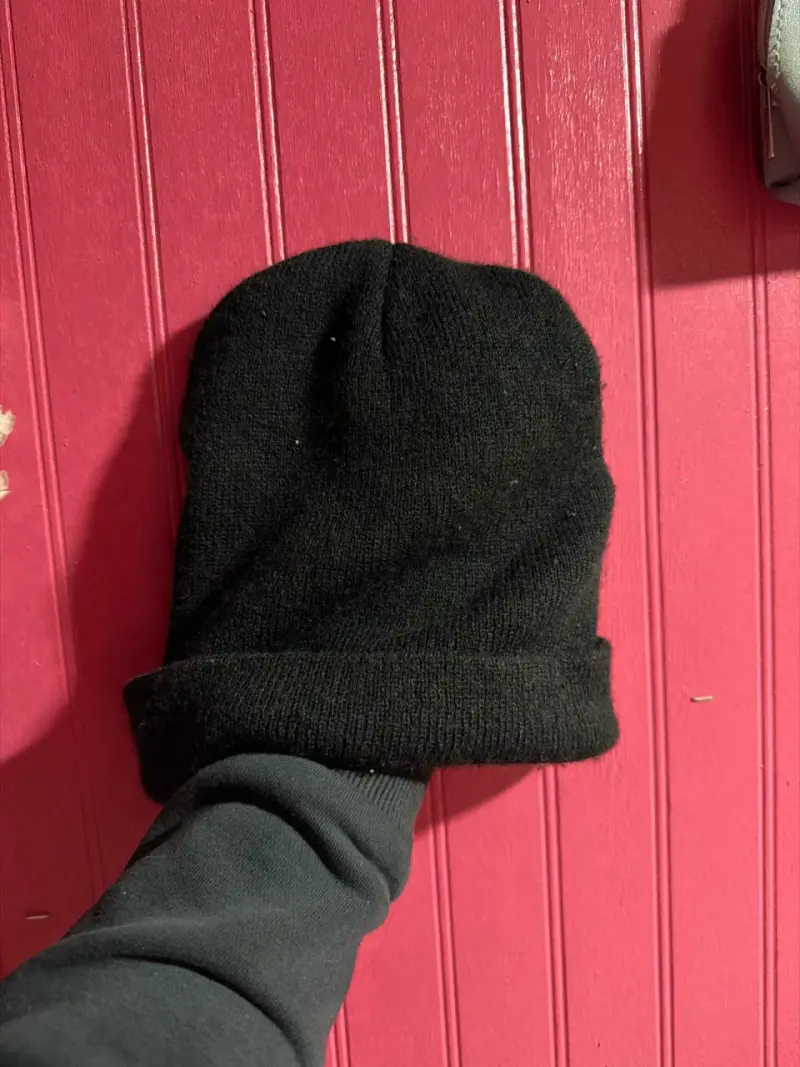 Gorro negro bordado - 2