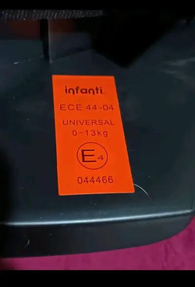 Silla de auto Infanti 0-13kg - miniatura 1