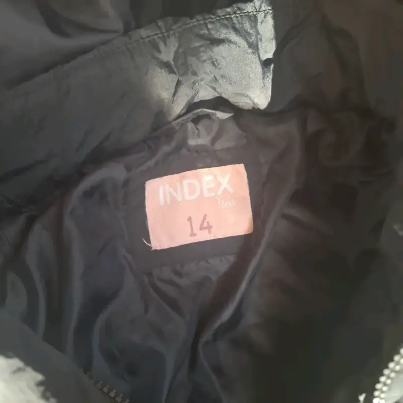 Chaqueta negra acolchada regia - 2