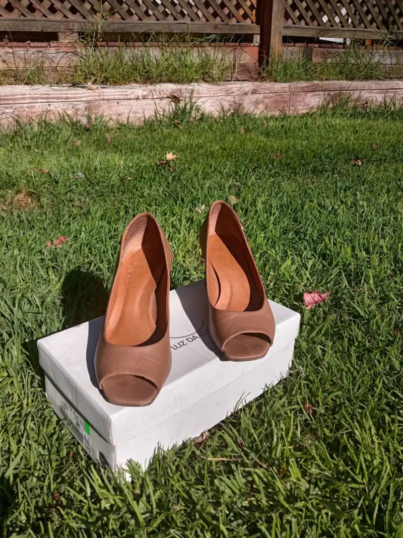 Zapatos de tacón abiertos café - 3