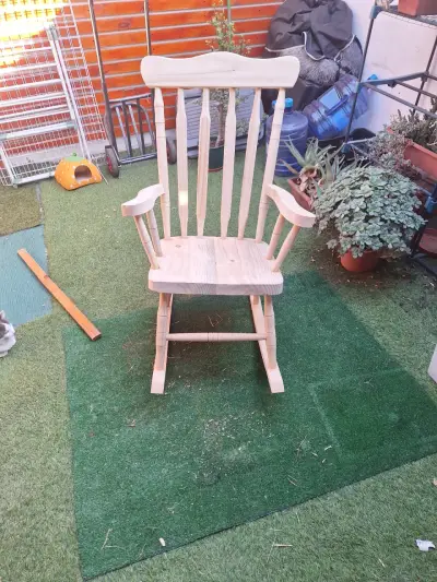 Silla mecedora de madera - miniatura 1