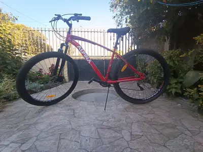 Bicicleta Alpina roja - miniatura 5