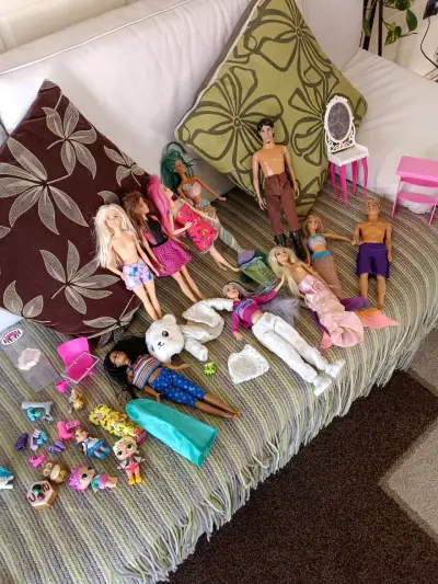 Muñecas Barbie y accesorios - miniatura 1