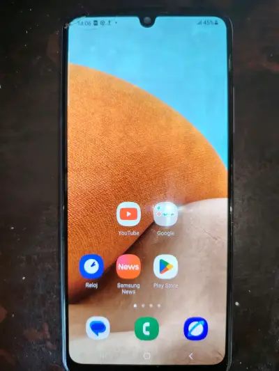 Galaxy A32 negro pantalla grande - miniatura 2