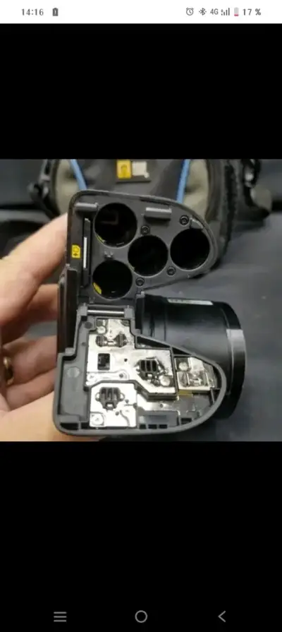 camara digital marca Nikon - miniatura 4