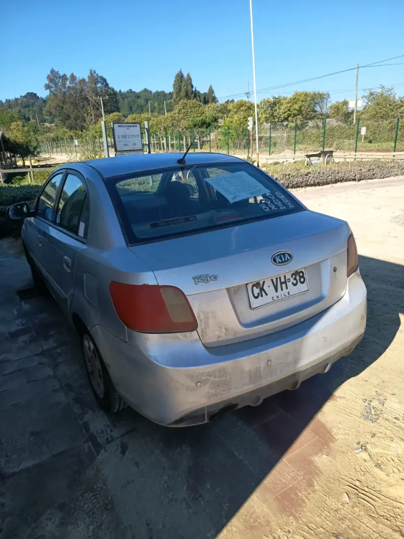 Auto Kia año 2010 - 6