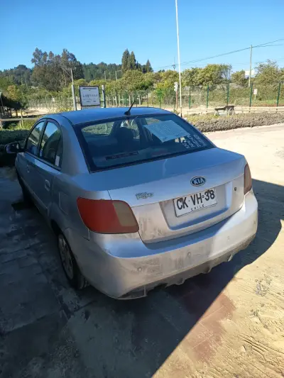 Auto Kia año 2010 - miniatura 6