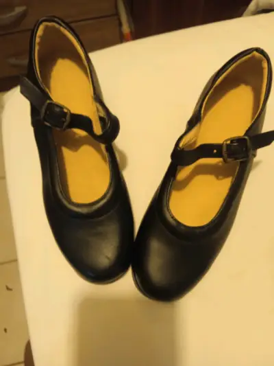 Zapatos negros de tacón - miniatura 3