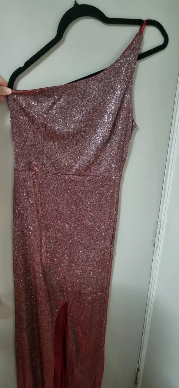 Vestido largo brillante rojo