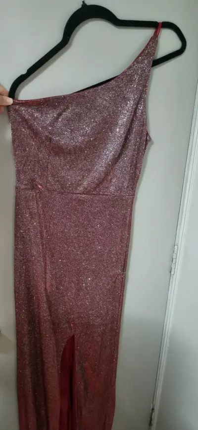 Vestido largo brillante rojo - miniatura 1