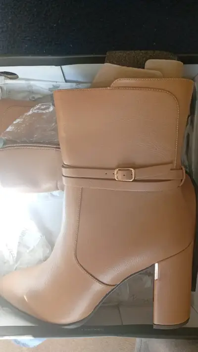 Botas camel de tacón alto👠✨ - miniatura 1
