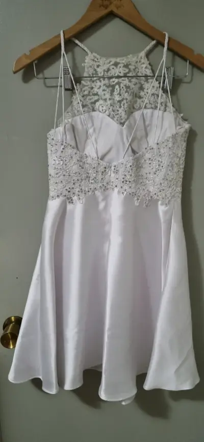 Vestido de novia blanco con encaje - miniatura 2