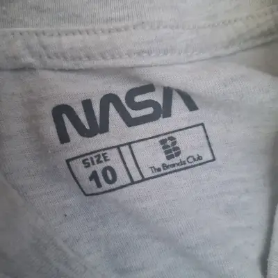 Polera gris NASA para niños - miniatura 3