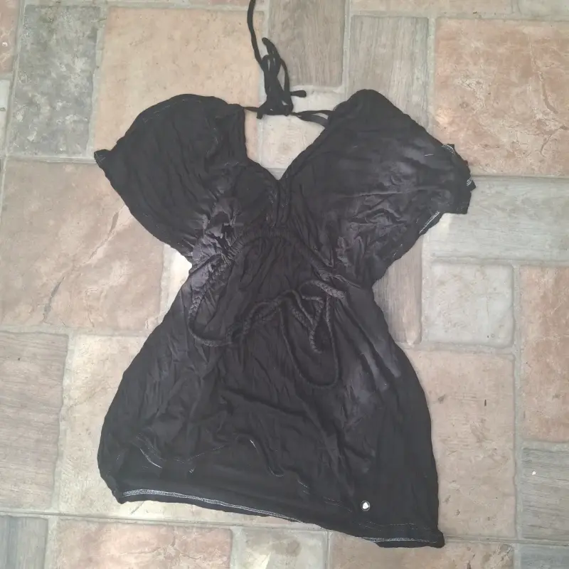 Blusa corta negro elegante y2k
