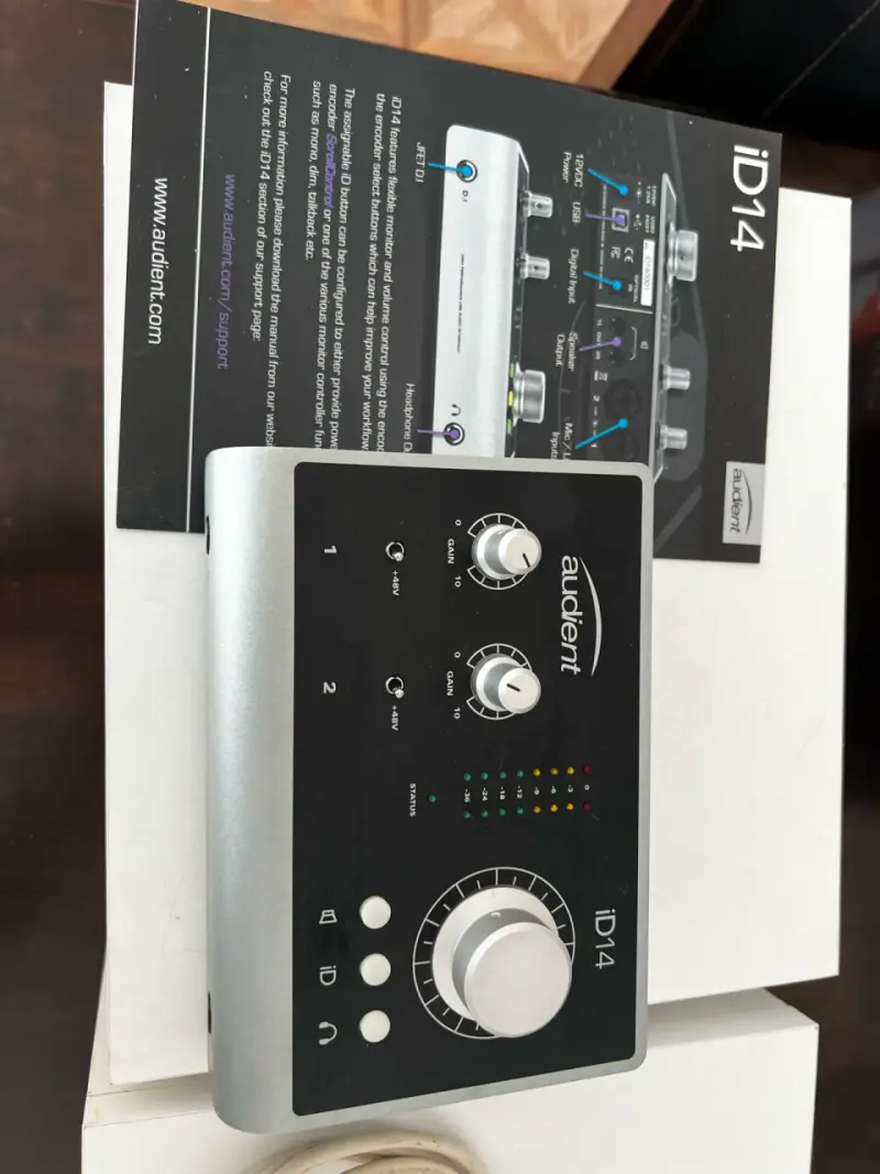 Interfaz de audio Audient iD14 - 6