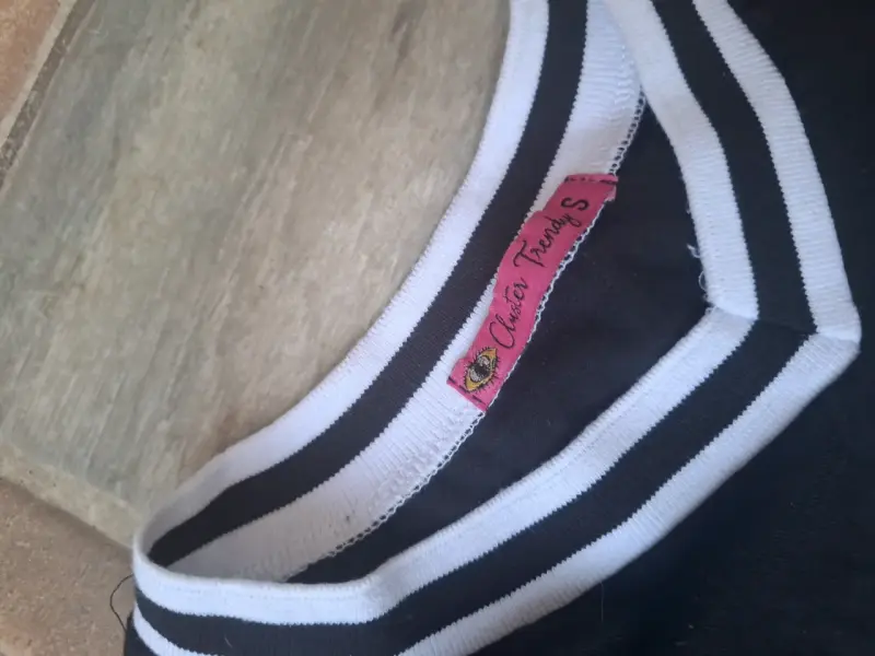 Polera corta negra 'Brooklyn 98' - 2