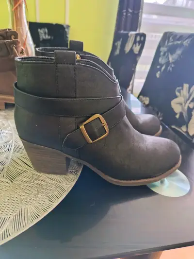 Botines negros de cuero - miniatura 2