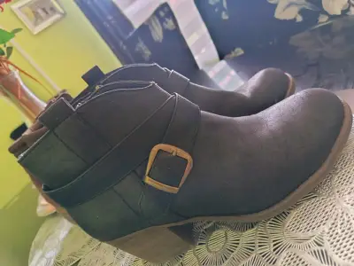 Botines negros de cuero - miniatura 3