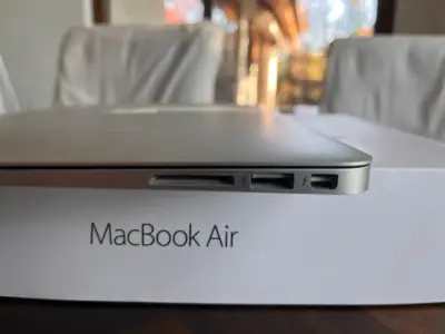 Macbook Air 13 2015 | Impecable | Caja original - miniatura 4