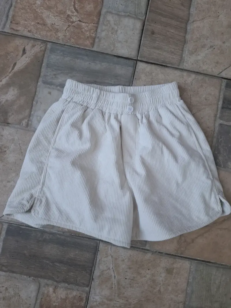 Pantalones cortos beige mujer