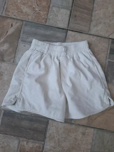 Pantalones cortos beige mujer - miniatura 1