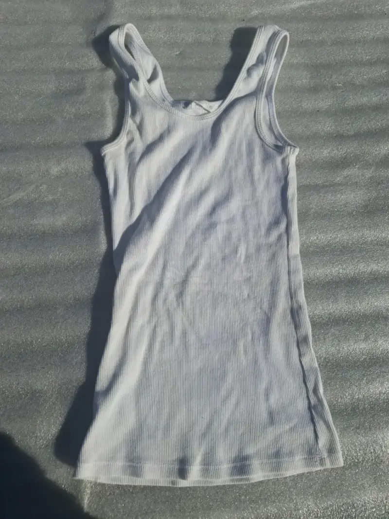 Polera blanca sin mangas - 2