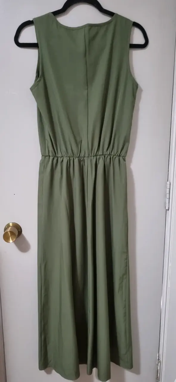 Vestido verde sin mangas - 2