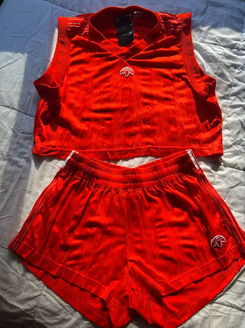 Conjunto deportivo adidas original rojo sin mangas