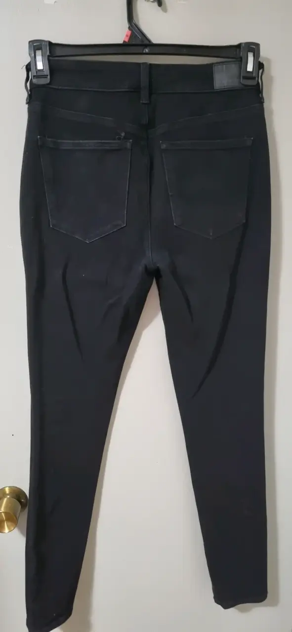 Pantalón negro ajustado - 2