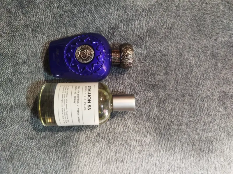 Perfumes blue oud & Stallion 53