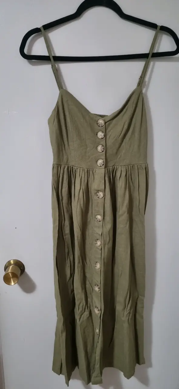 Vestido verde con botones - 1