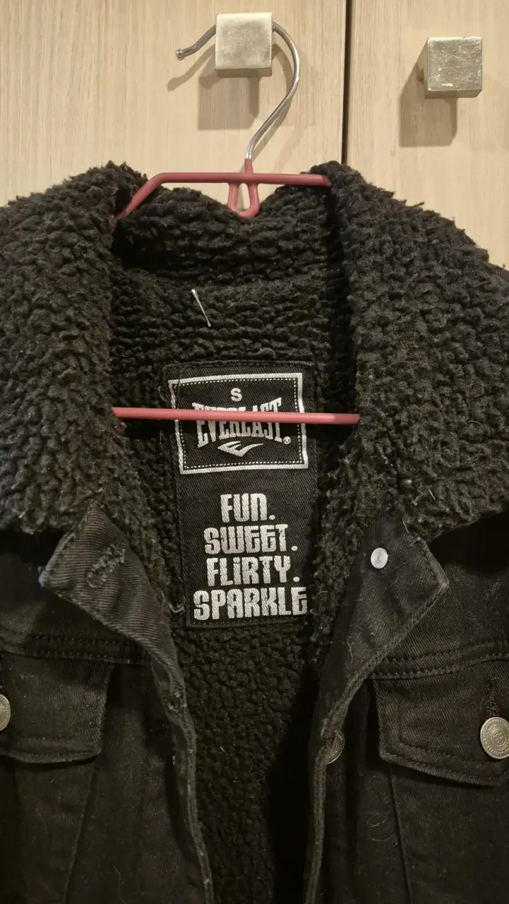 Chaqueta negra con forro polar - 3