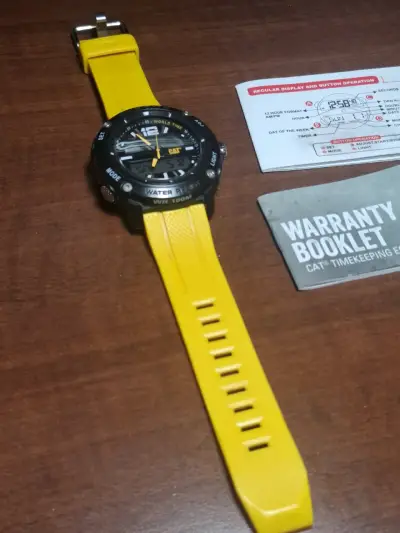 Reloj CAT amarillo deportivo - miniatura 1