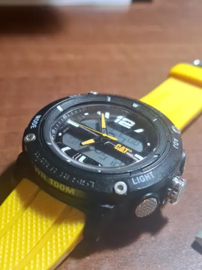 Reloj CAT amarillo deportivo - miniatura 4