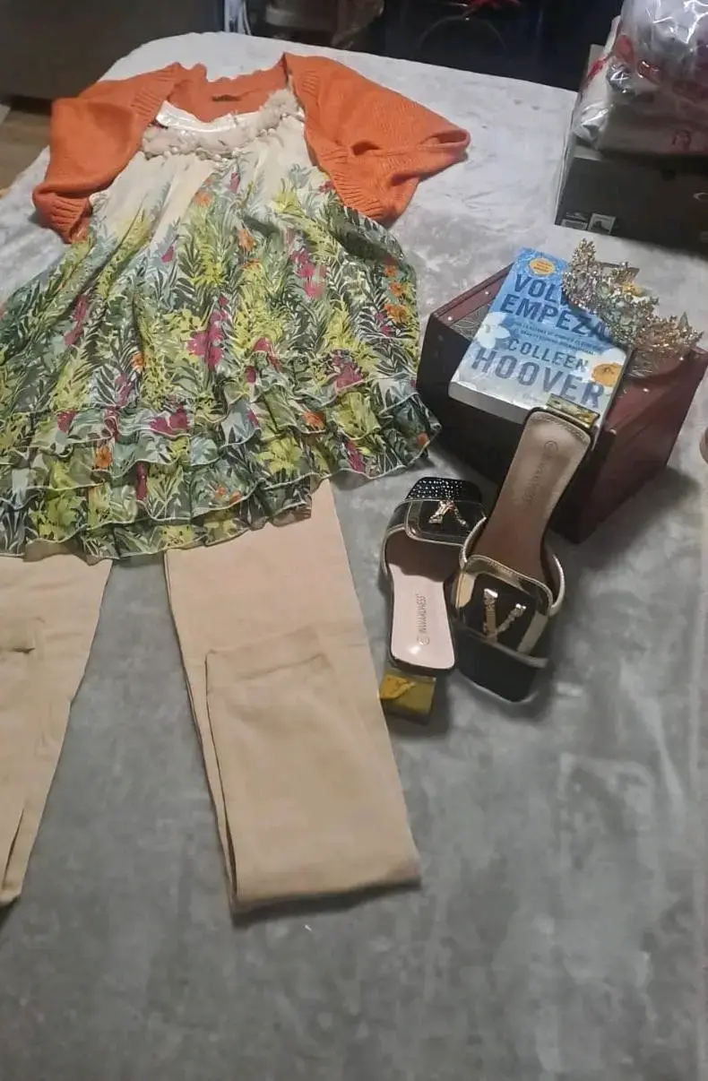 Tenida completa Conjunto blusa y pantalón tropical