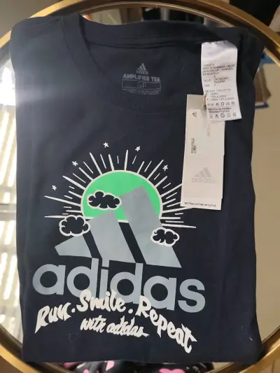 Polera blanca Adidas con logo verde - miniatura 2