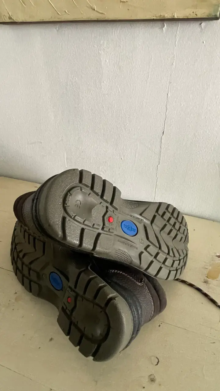 Botas de trabajo negras nuevas - 3