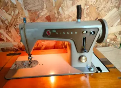 Máquina de coser Singer - miniatura 1