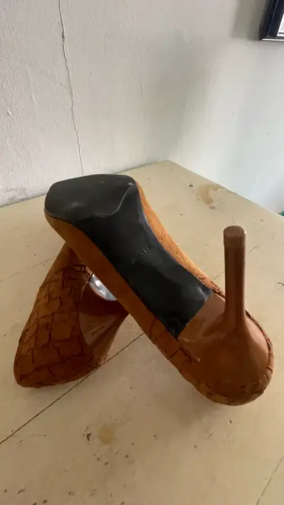 Tacones altos marrones - miniatura 2
