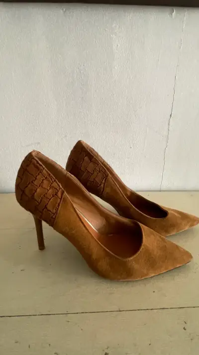 Tacones altos marrones - miniatura 3