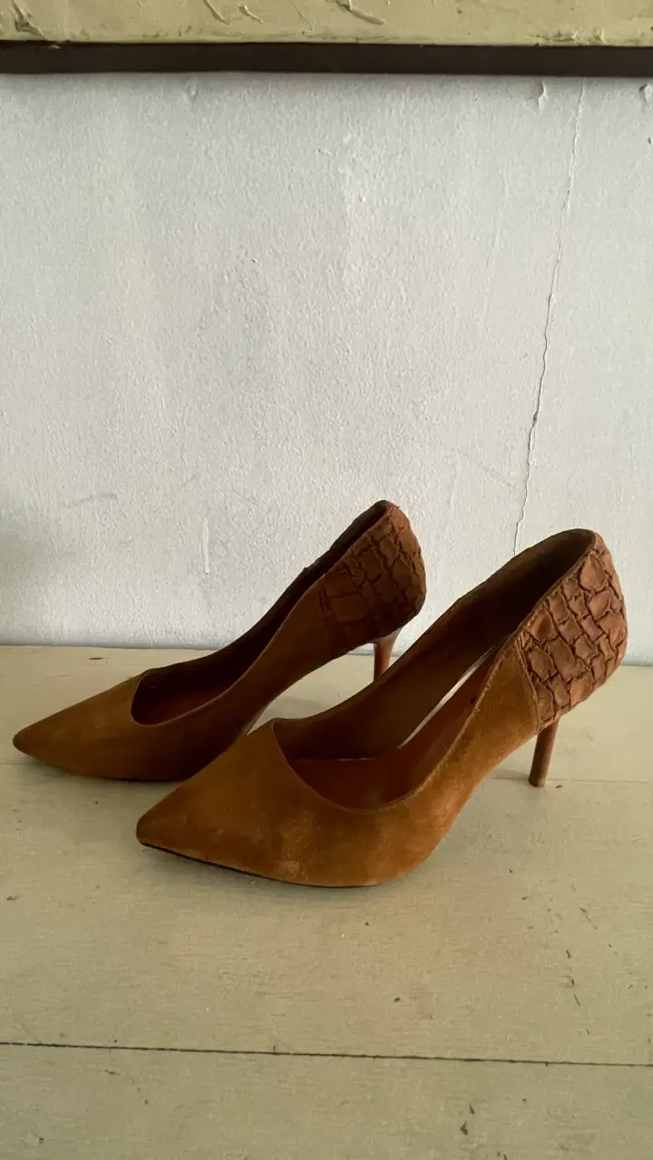 Tacones altos marrones - 4