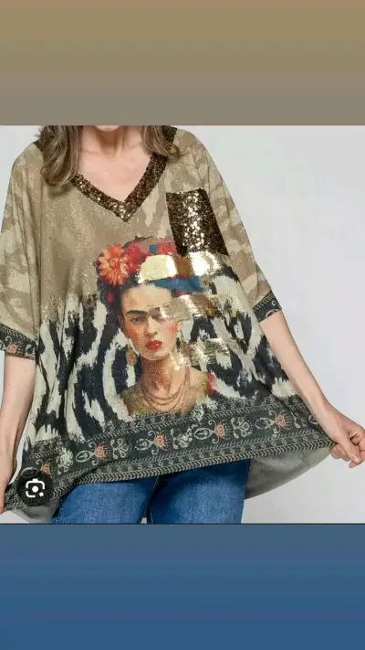 Blusa estampada con arte floral - miniatura 5