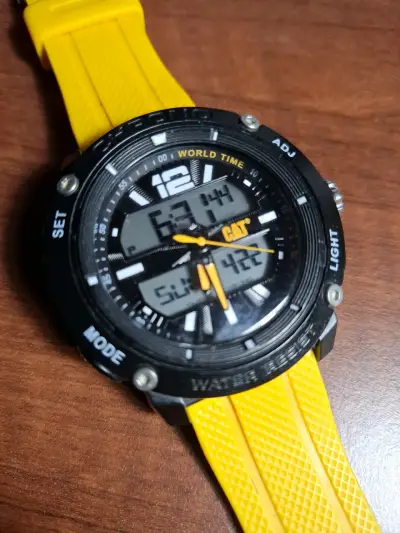 Reloj CAT amarillo deportivo - miniatura 6